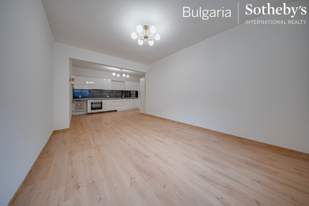 Продава 3-СТАЕН, гр. София, Център, снимка 2 - Апартаменти - 54419150
