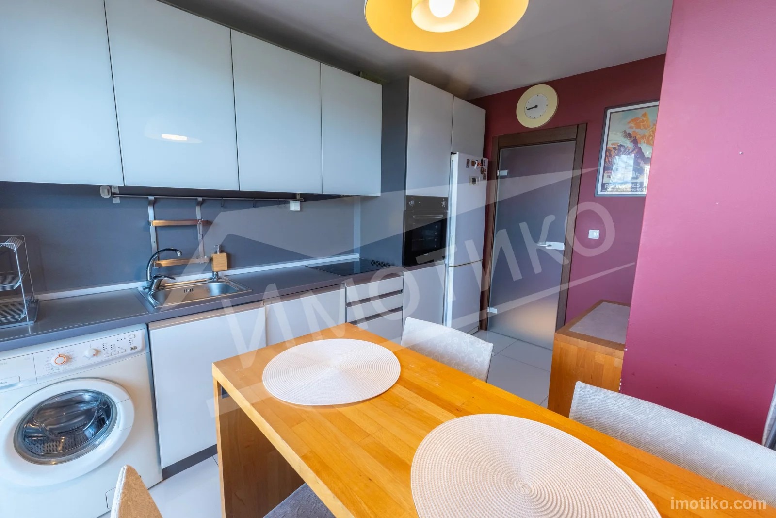 Продава 3-СТАЕН, гр. София, Оборище, снимка 2 - Апартаменти - 56264742