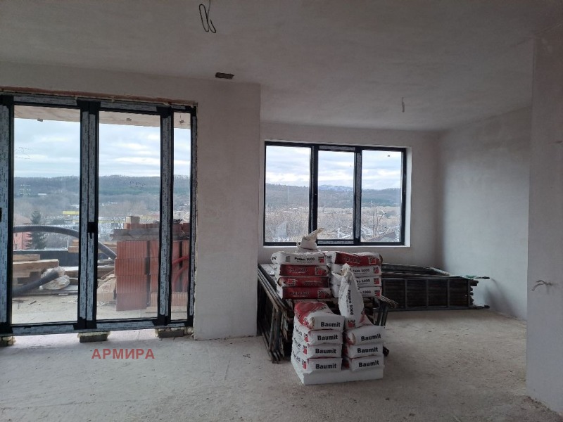 Продава КЪЩА в област София, с. Вакарел - 220 кв.м / 300 000 € » 586 749.00 лв., АРМИРА