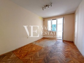 Продажба на четеристайни апартаменти в град Варна — страница 2 - изображение 19 