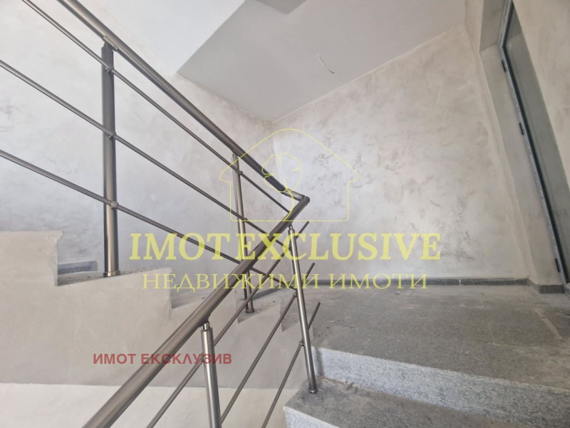 Продава МНОГОСТАЕН, гр. Пловдив, Остромила, снимка 2 - Апартаменти - 50854682