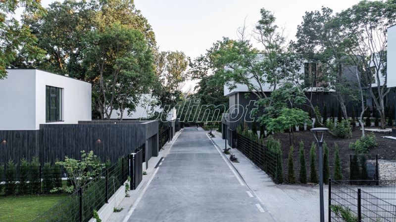 Продава КЪЩА, гр. Варна, к.к. Св.Св. Константин и Елена, снимка 4 - Къщи - 52885435