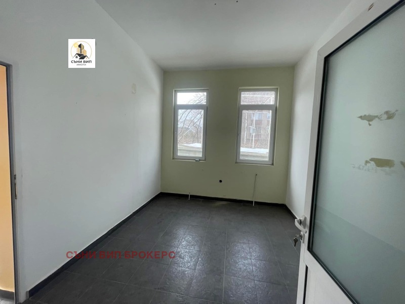 Продава ПРОМ. ПОМЕЩЕНИЕ, гр. Левски, област Плевен, снимка 7 - Производствени сгради - 53012407