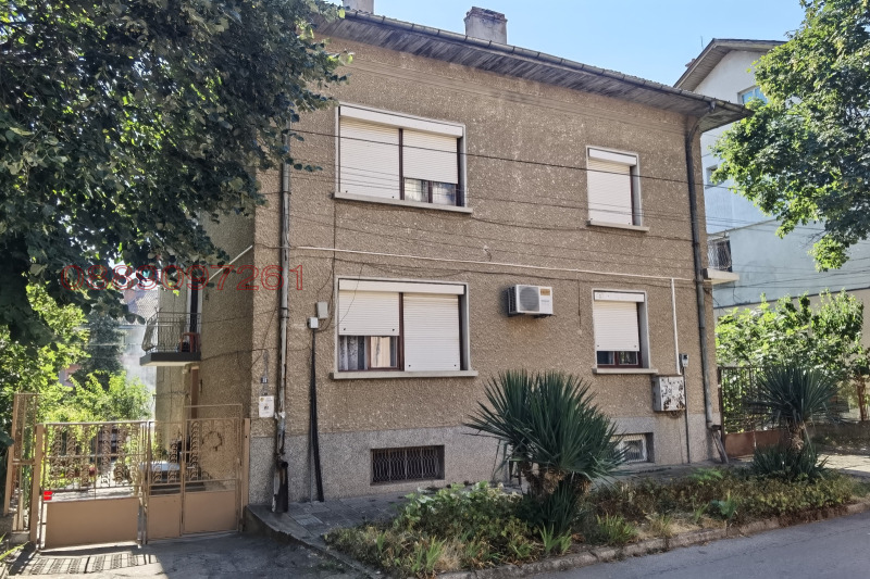 Продава КЪЩА в град Плевен, Широк център - 220 кв.м / 400 000 € » 782 332.00 лв.