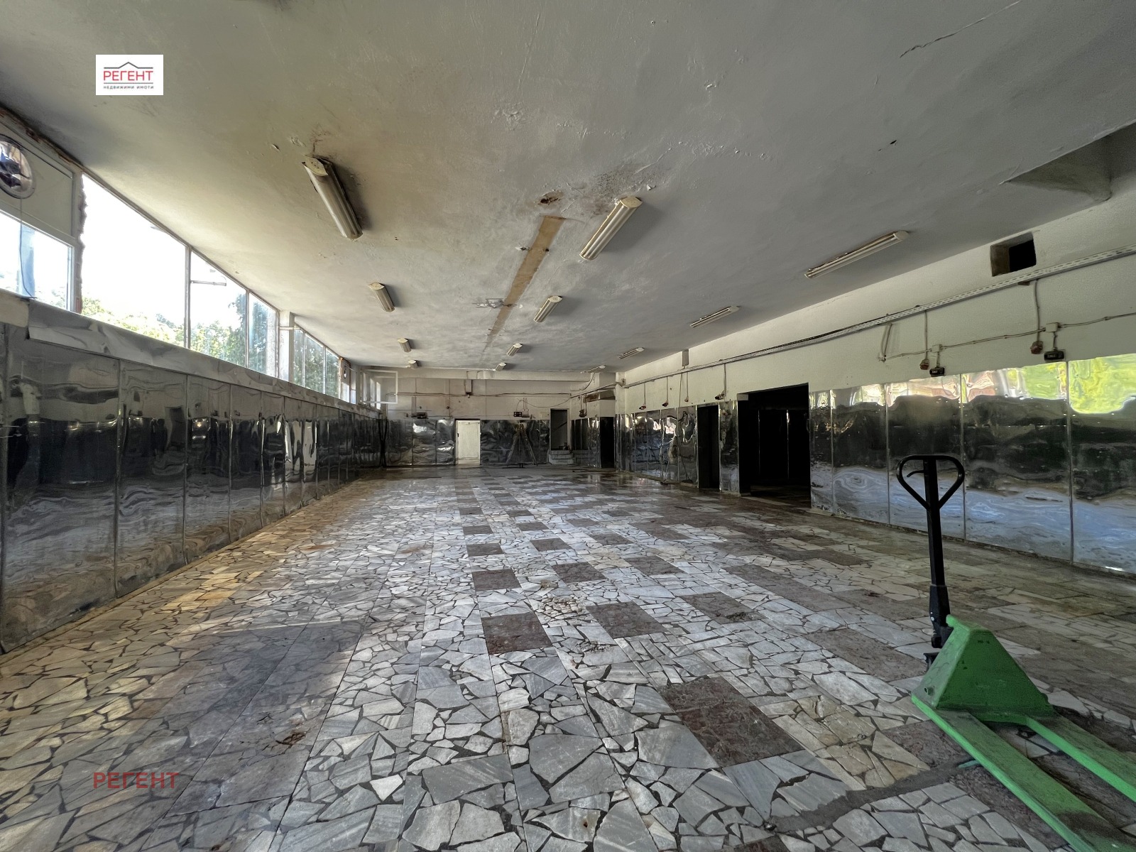 Продава ПРОМ. ПОМЕЩЕНИЕ | Imot.bg — изображение 2