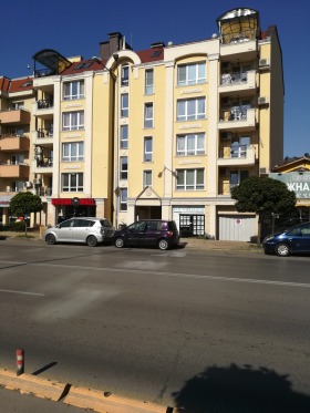 Продажба на гаражи в град София - изображение 1 