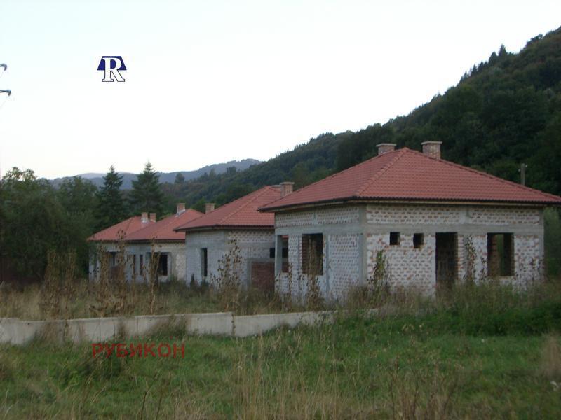 Продава  Къща област Ловеч , с. Горно трапе , местността Калугерово, 33315 кв.м | 96329475