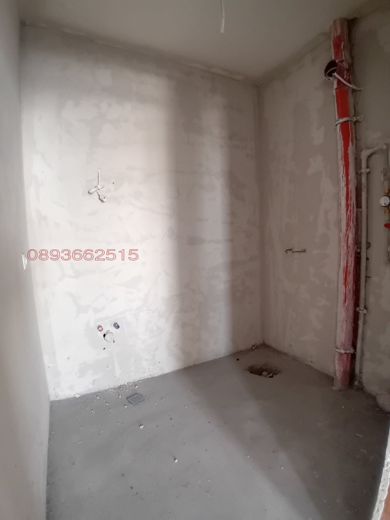 Продава  2-стаен град Пловдив , Остромила , 72 кв.м | 18142218 - изображение [9]