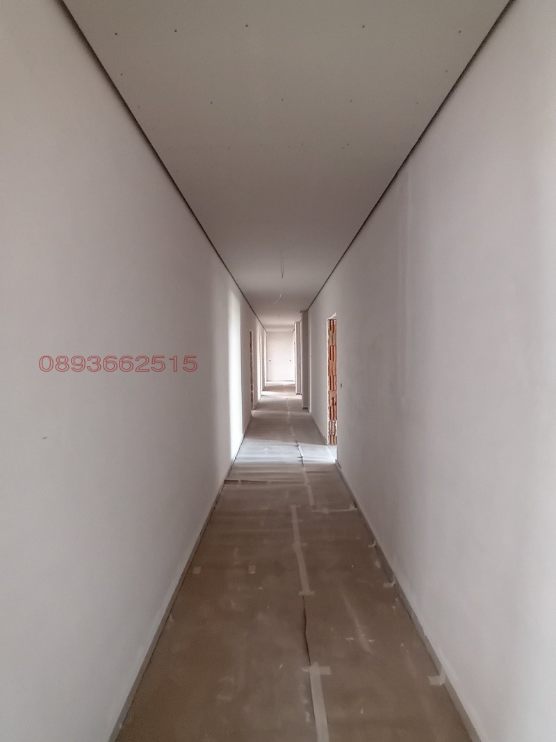 Продава  2-стаен град Пловдив , Остромила , 72 кв.м | 18142218 - изображение [3]