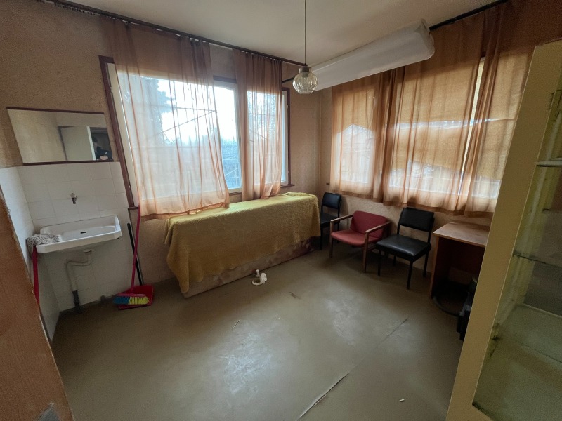 Продава КЪЩА, с. Долно Сахране, област Стара Загора, снимка 12 - Къщи - 51602745