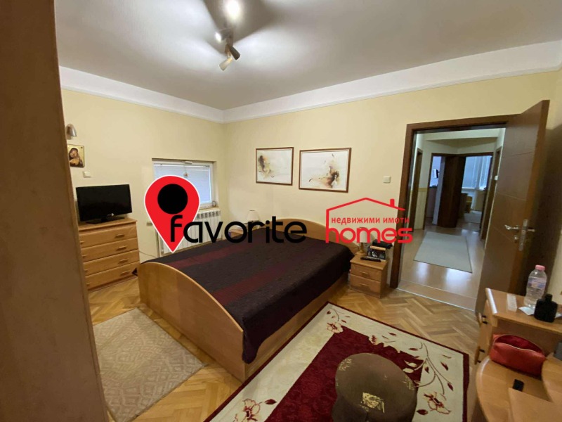 Продава КЪЩА, гр. Шумен, Център, снимка 7 - Къщи - 53336623