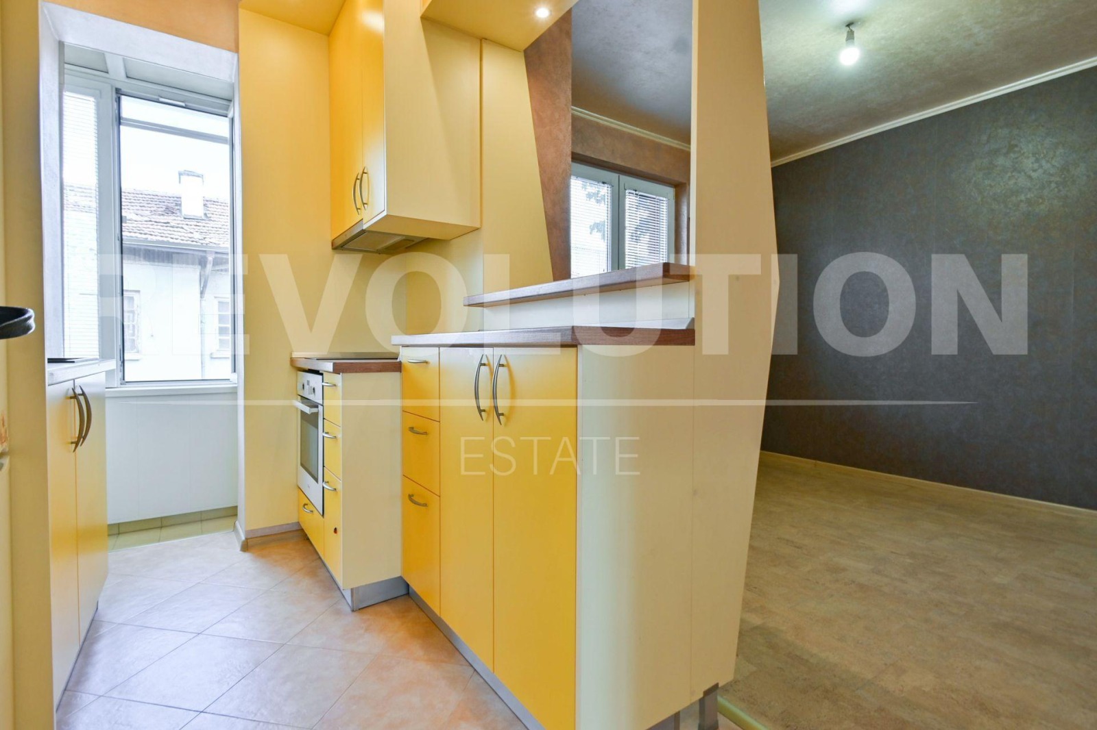 Продава 2-СТАЕН, гр. София, Славия