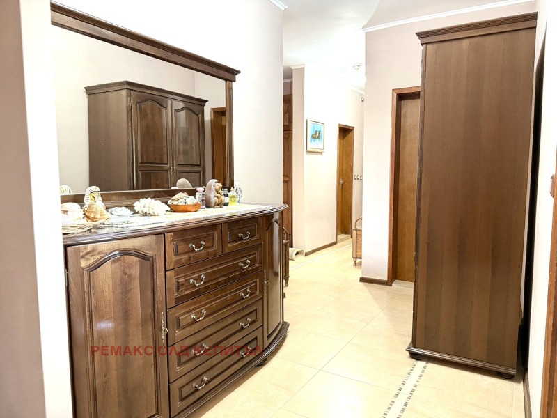 Продава  Многостаен, град Велико Търново, Зона Б • при запитване • ID 59582015 — holmes.bg - [1] 