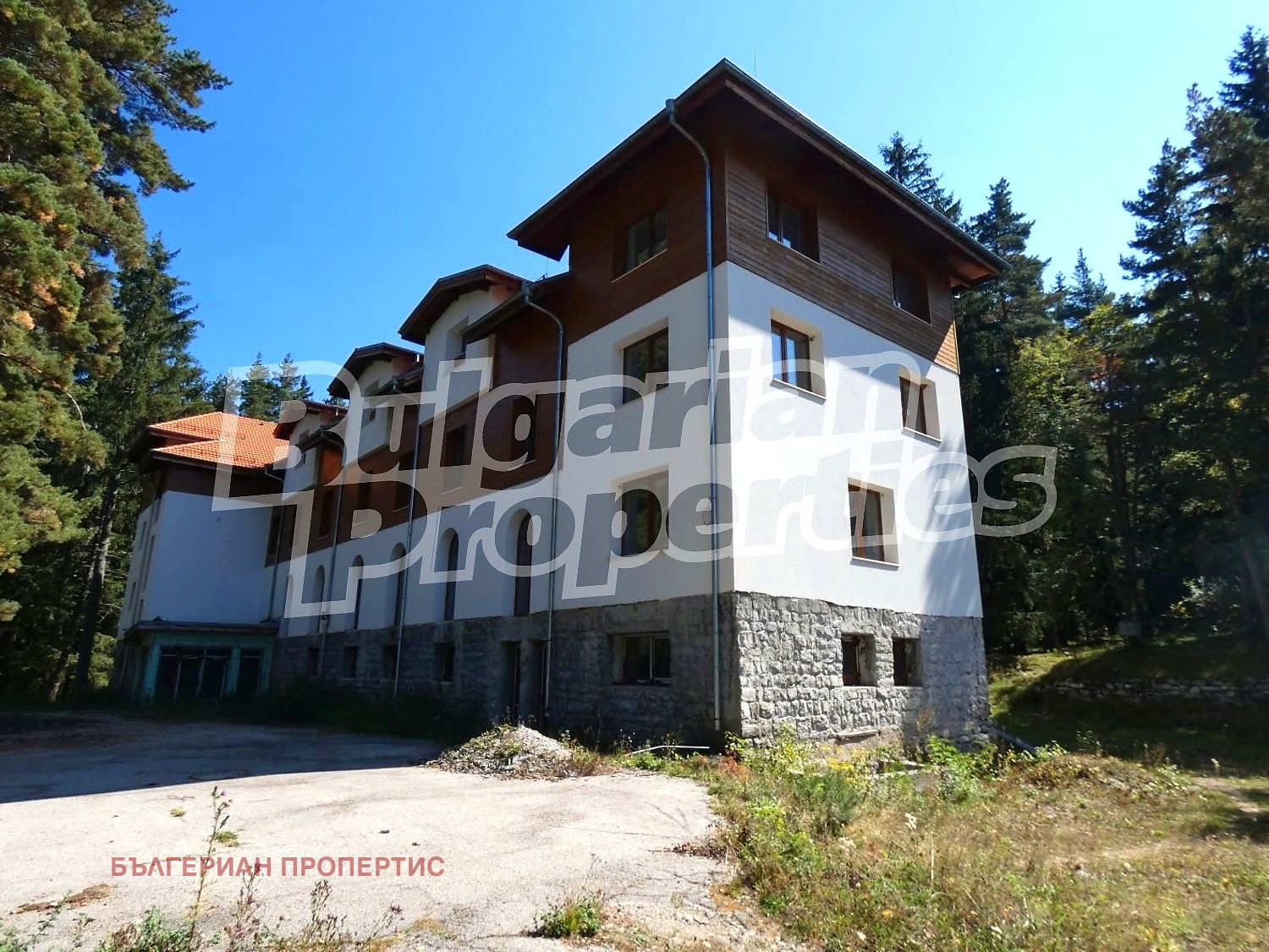 Продава ХОТЕЛ, с. Говедарци, област София област, снимка 2 - Хотели - 56109210