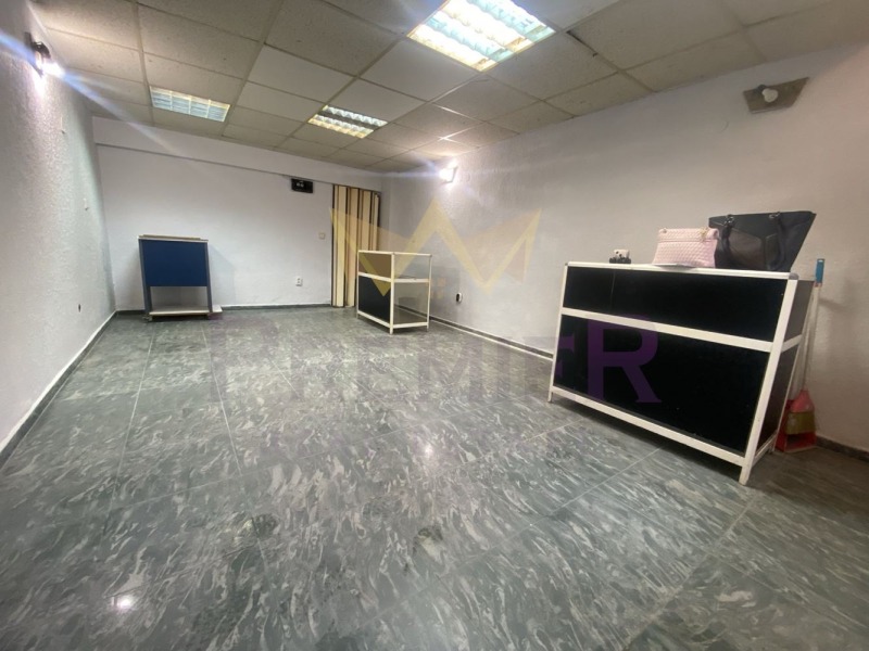Продава МАГАЗИН в град Варна, Център - 24 кв.м / 52 000 € » 101 703.16 лв., ИМОТИ ПРЕМИЕР