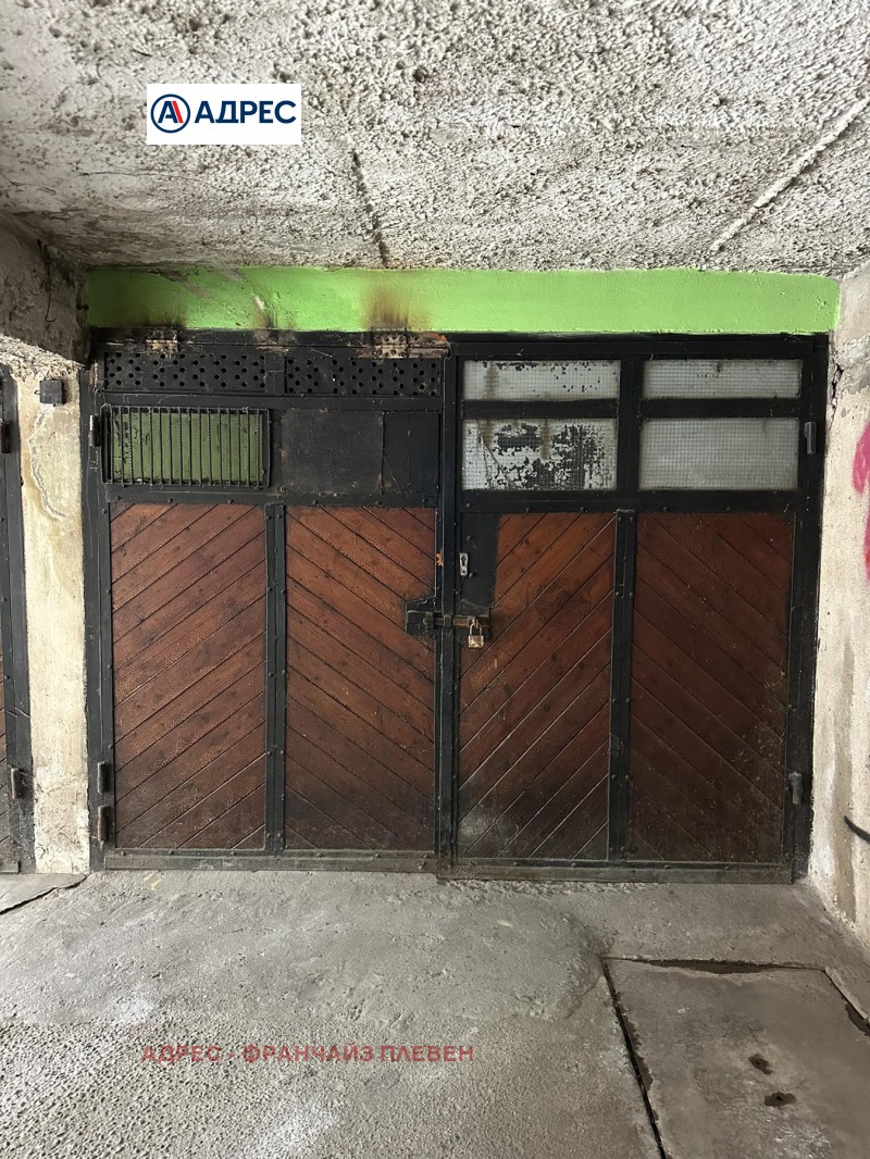 Продава ГАРАЖ в град Плевен, Идеален център - 18 кв.м / 32 500 € » 63 564.48 лв., АДРЕС - ФРАНЧАЙЗ ПЛЕВЕН