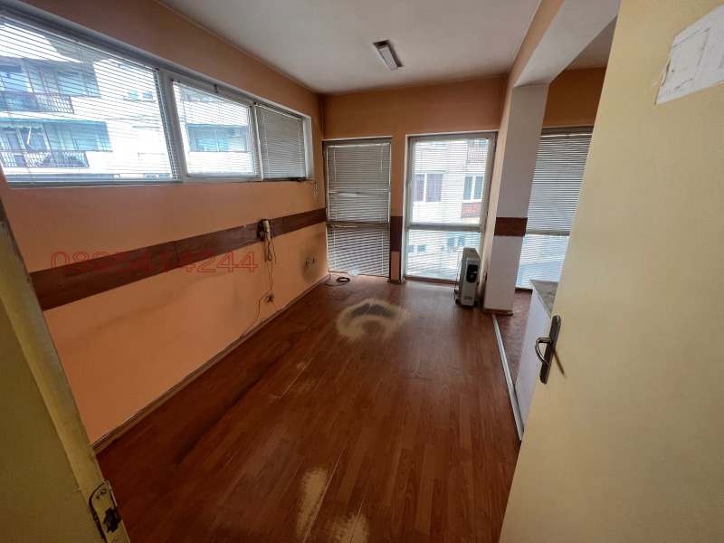 Продава 3-СТАЕН, гр. Кюстендил, Център, снимка 2 - Апартаменти - 53563551