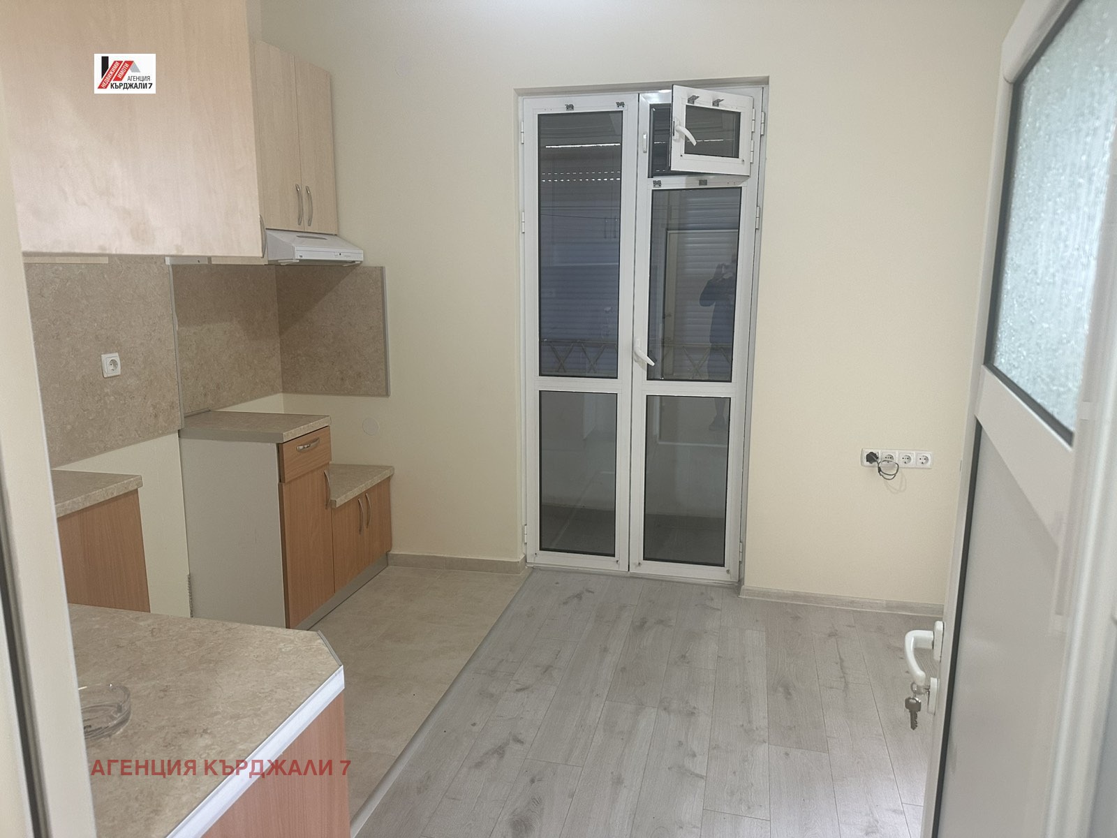 Продава 2-СТАЕН, гр. Кърджали, Център, снимка 10 - Апартаменти - 54614847