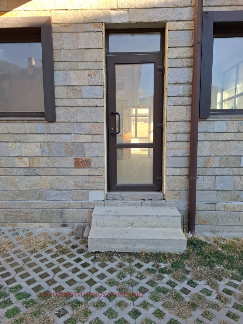 Продава МАГАЗИН в област Смолян, гр. Чепеларе - 80 кв.м / 96 000 € » 187 759.68 лв., ЕВРО ИМОТИ КОНСУЛТИНГ ООД