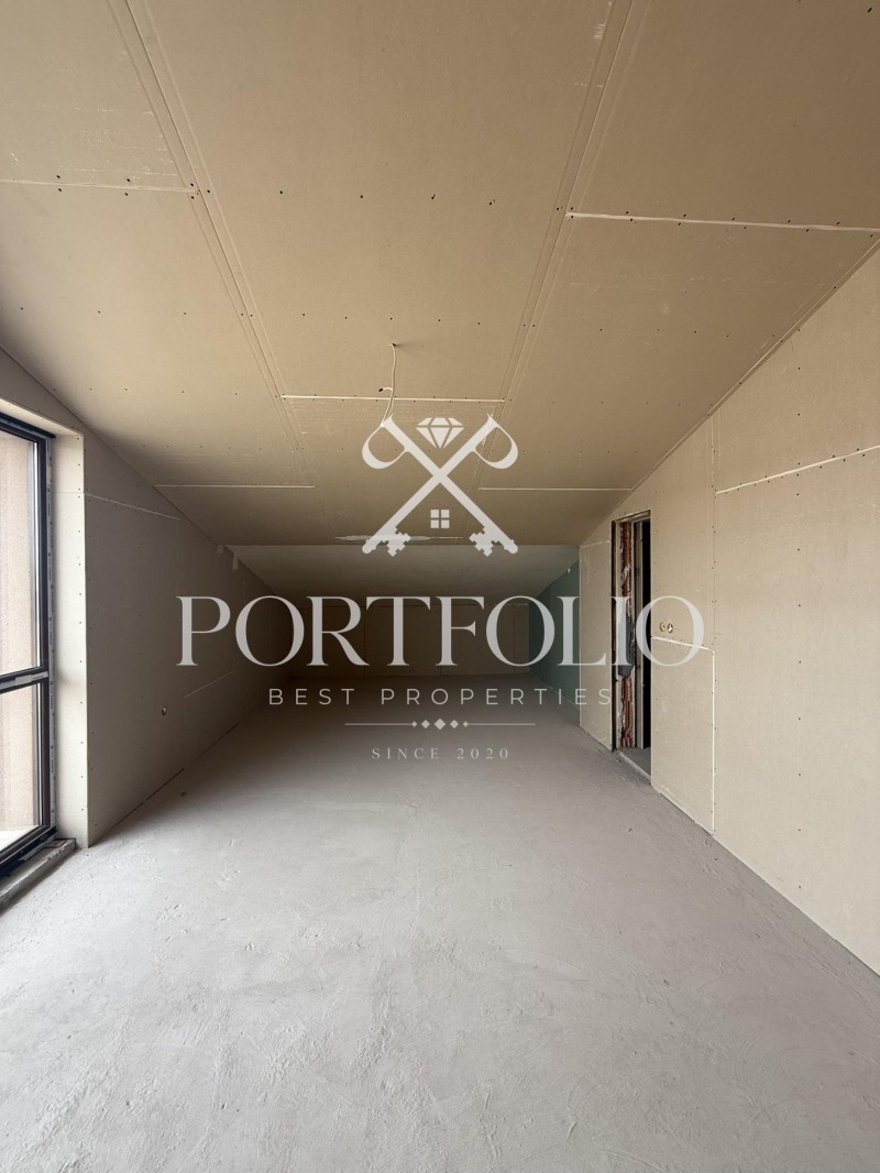 De vânzare  3+ dormitor Burgas , Sarafovo , 235 mp | 56104118 - imagine [8]