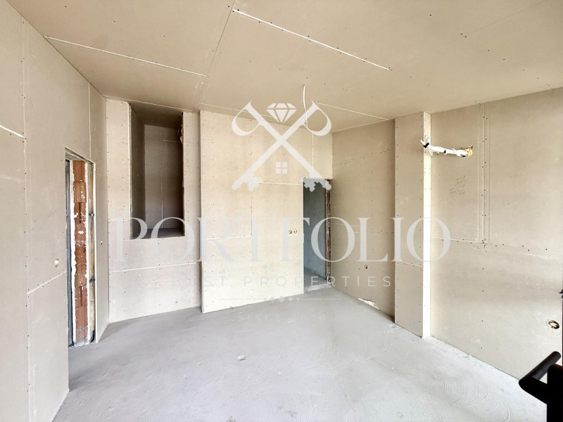 De vânzare  3+ dormitor Burgas , Sarafovo , 235 mp | 56104118 - imagine [9]