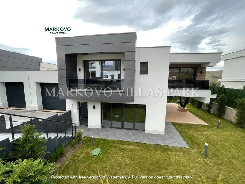 Продава  Къща област Пловдив , с. Марково , 304 кв.м | 81350971