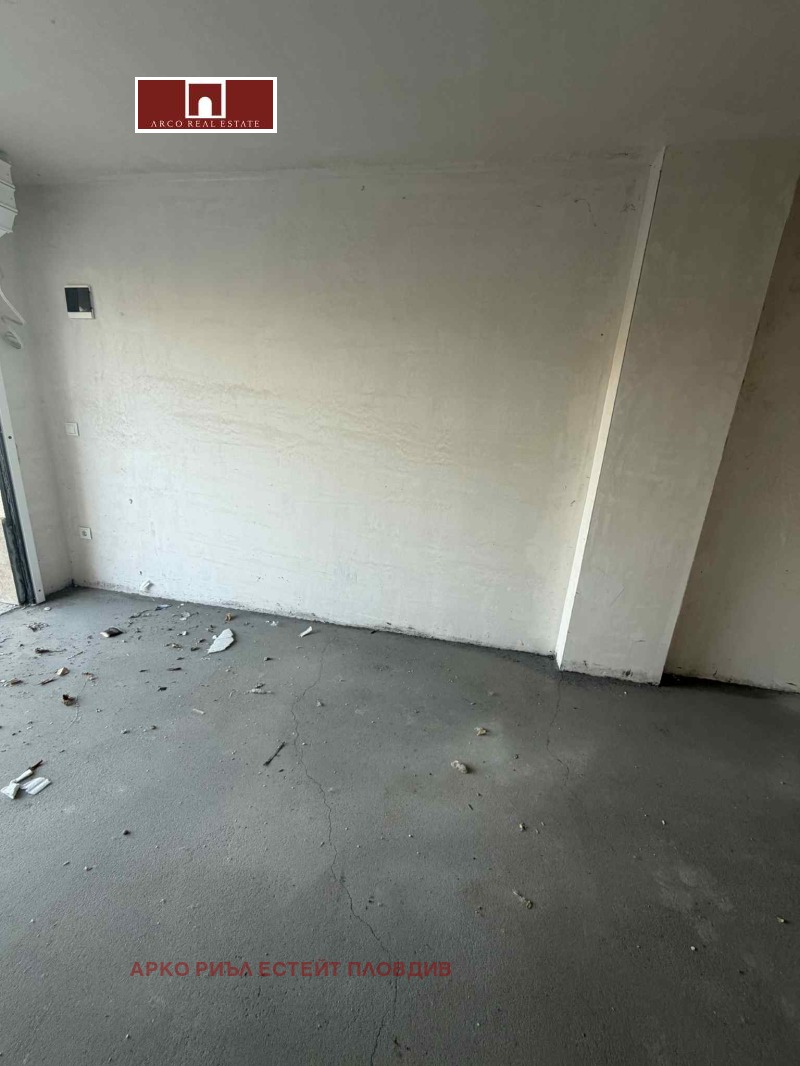 Продава ГАРАЖ, ПАРКОМЯСТО, гр. Пловдив, Кючук Париж, снимка 3 - Гаражи и паркоместа - 51930154