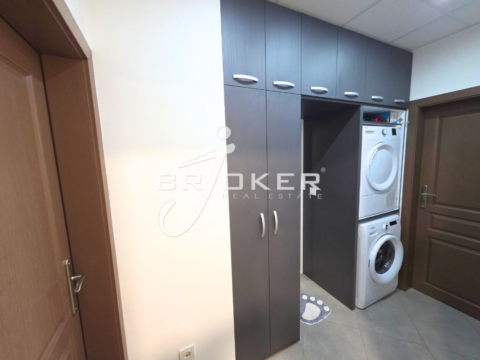 Продава 3-СТАЕН, гр. Кърджали, Възрожденци, снимка 2 - Апартаменти - 54410612