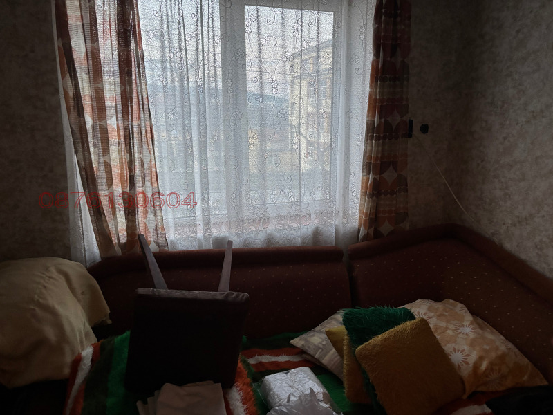 Продава 3-СТАЕН, гр. Шумен, Военно училище, снимка 2 - Апартаменти - 52672387