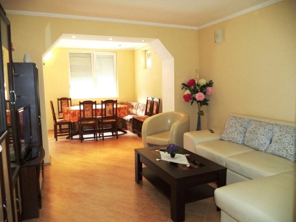 Продава ЕТАЖ ОТ КЪЩА, гр. Шумен, Център, снимка 5 - Етаж от къща - 54153100