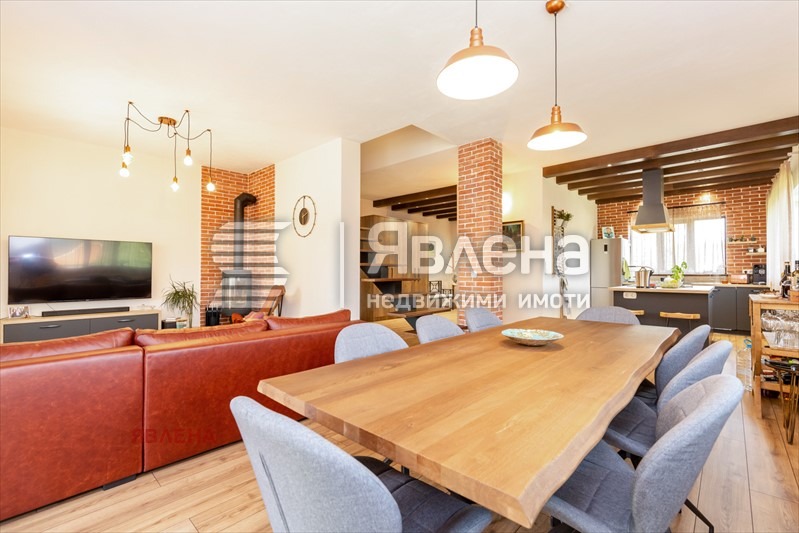 Продава  Къща област Перник , с. Ковачевци , 210 кв.м | 56484401