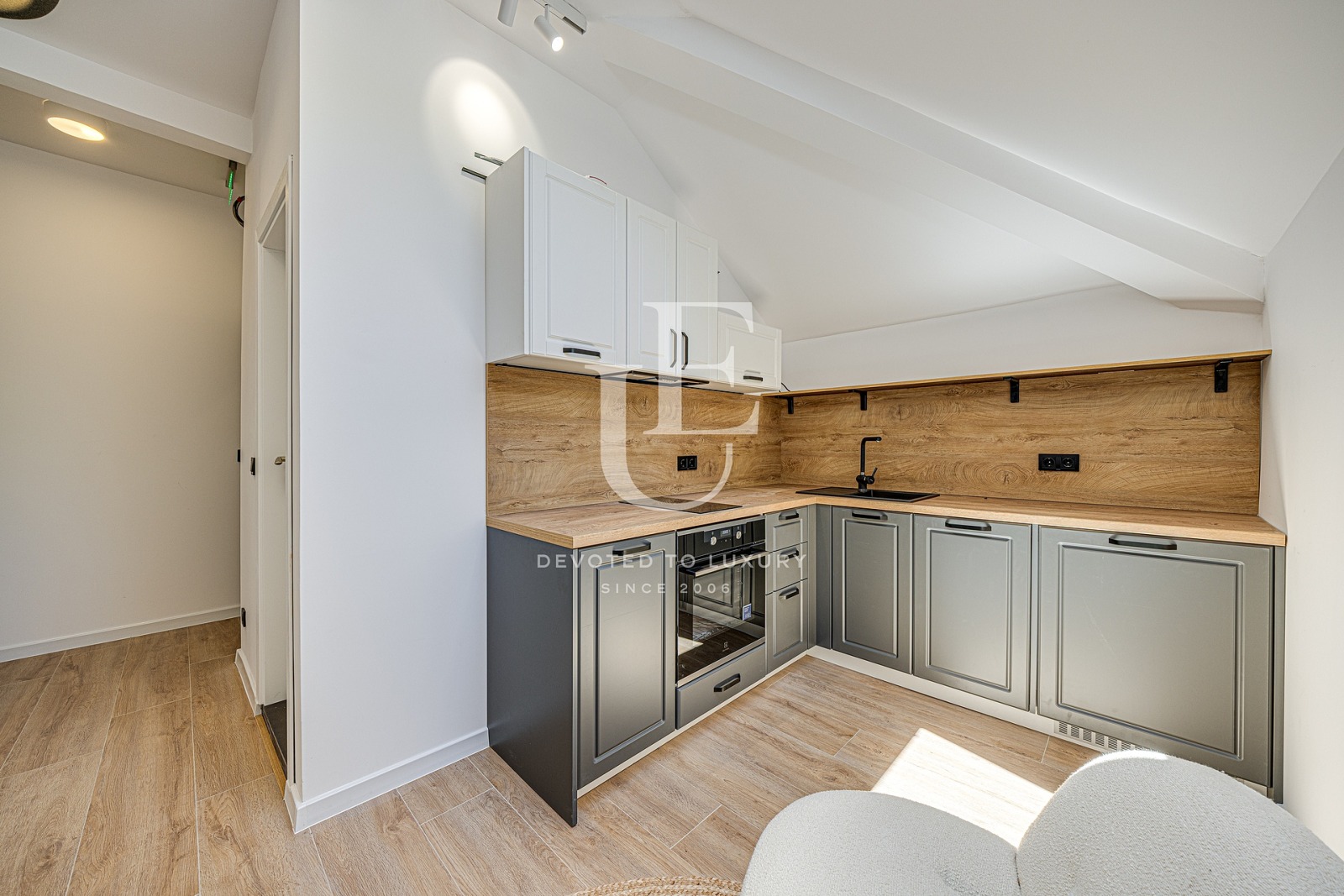 Продава КЪЩА, гр. София, Център, снимка 3 - Къщи - 55359906