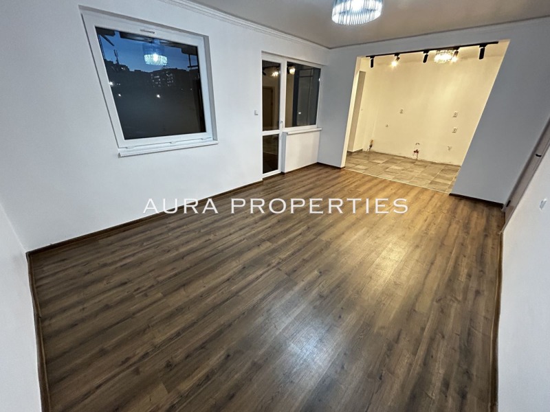 Продава 3-СТАЕН, гр. Разград, Стефан Караджа, снимка 2 - Апартаменти - 53456981