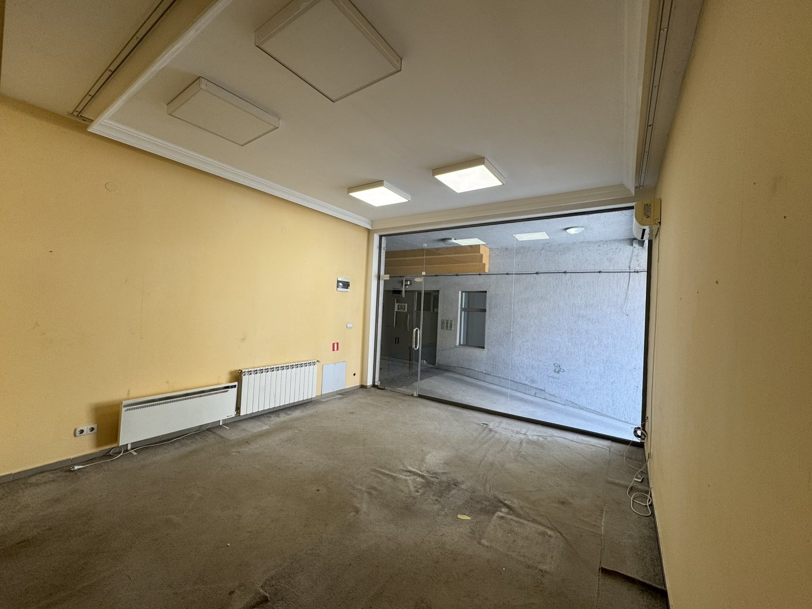 Продава МАГАЗИН, гр. София, Център, снимка 2 - Магазини - 53973957