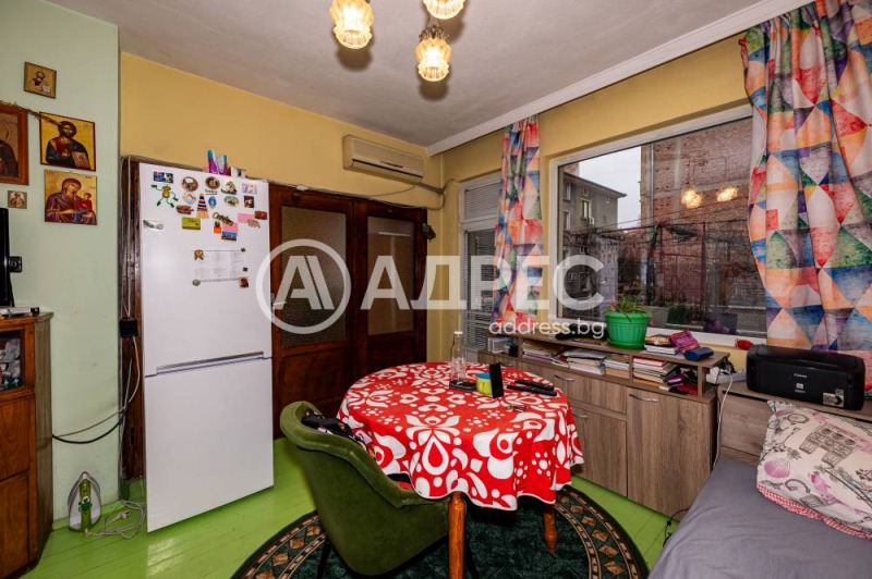 Продава ЕТАЖ ОТ КЪЩА, гр. Пловдив, Христо Смирненски, снимка 10 - Етаж от къща - 52604205