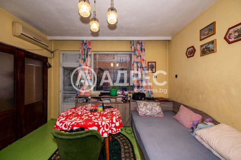 Продава ЕТАЖ ОТ КЪЩА, гр. Пловдив, Христо Смирненски, снимка 11 - Етаж от къща - 52604205