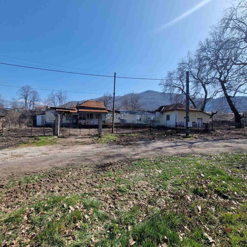 Продава ПАРЦЕЛ в област Пловдив, с. Тополово - 1112 кв.м / 33 900 € » 66 302.64 лв., МГРУП23