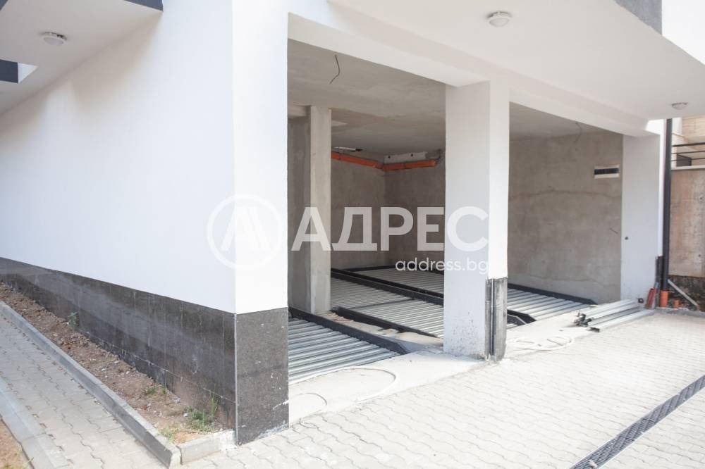 Продава ГАРАЖ, ПАРКОМЯСТО, гр. София, Център, снимка 2 - Гаражи и паркоместа - 55130837