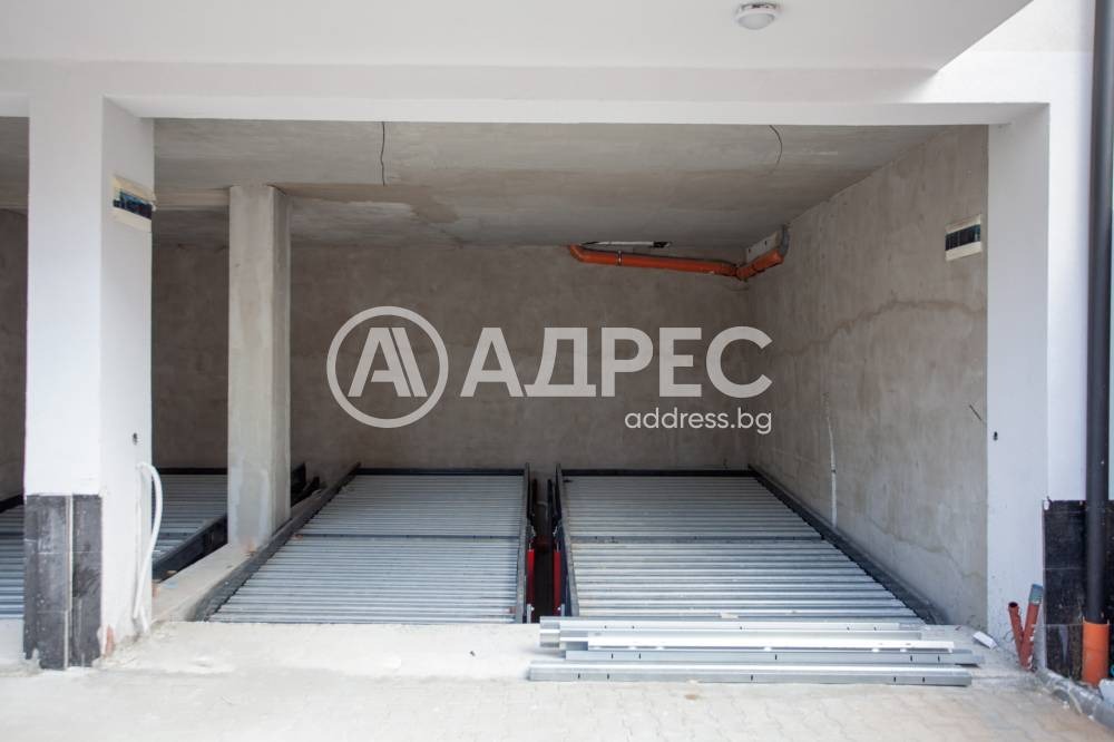 Продава ГАРАЖ, ПАРКОМЯСТО, гр. София, Център