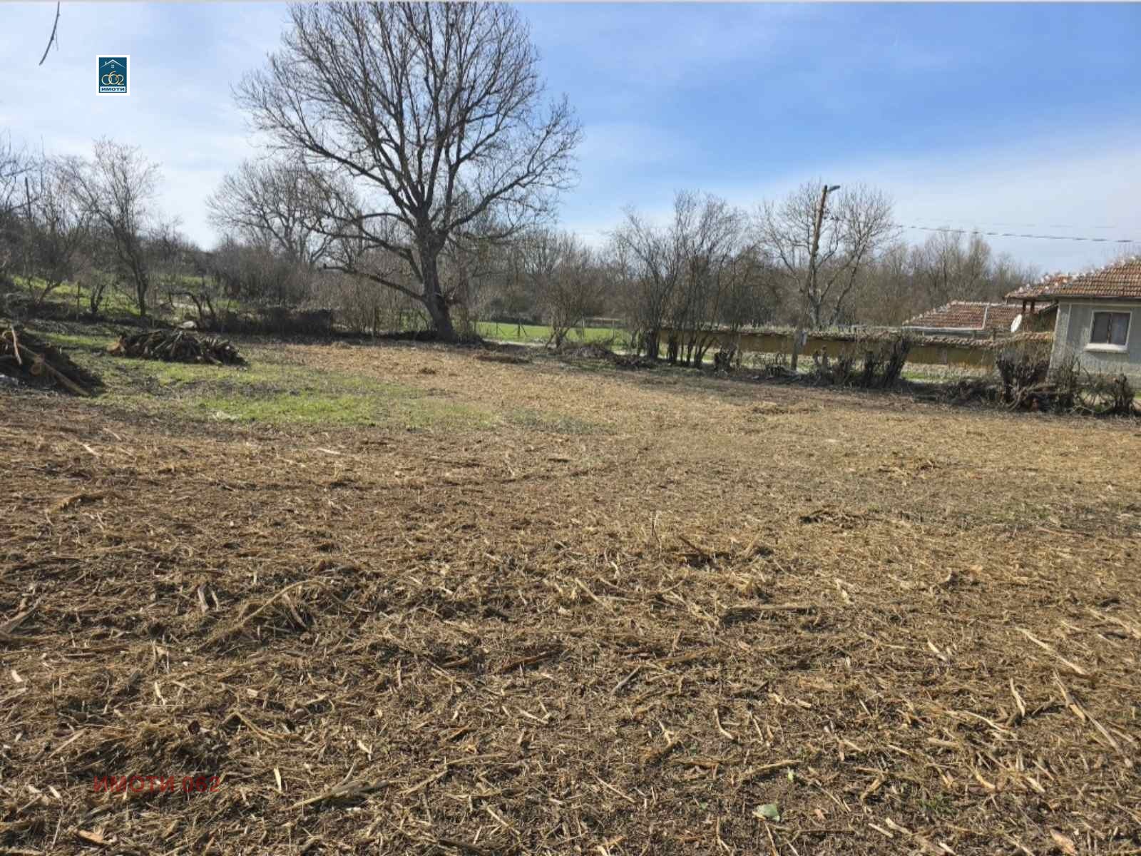 Продава ПАРЦЕЛ, с. Къпиново, област Велико Търново