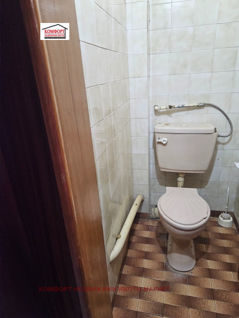 Продава  3-стаен град Плевен , Широк център , 96 кв.м | 42098866 - изображение [11]