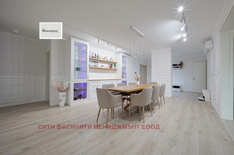 Продава  4-стаен град София , Витоша , 220 кв.м | 14204243 - изображение [2]