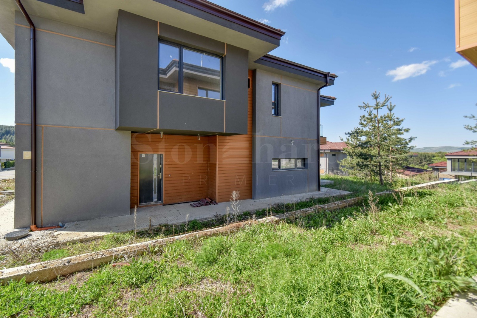 Продава КЪЩА, с. Кладница, област Перник