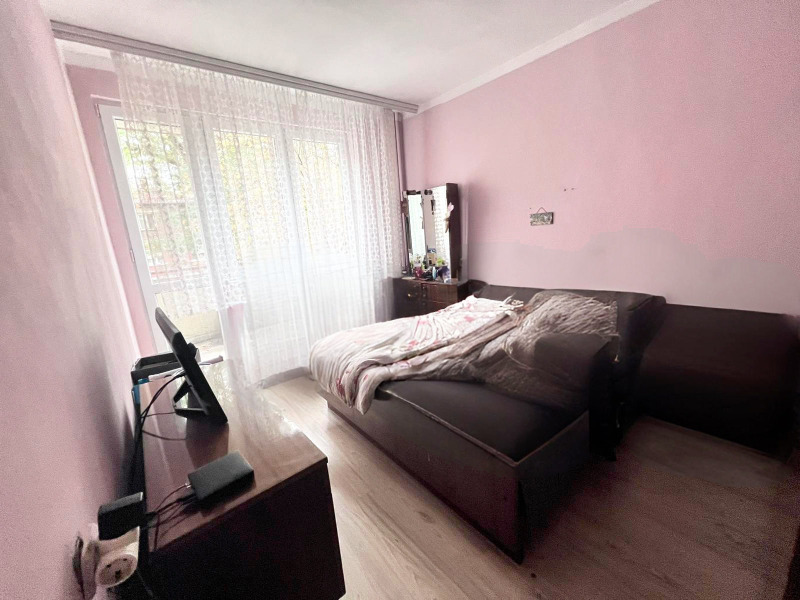 Продава 3-СТАЕН, гр. Шумен, Тракия, снимка 2 - Апартаменти - 52708616