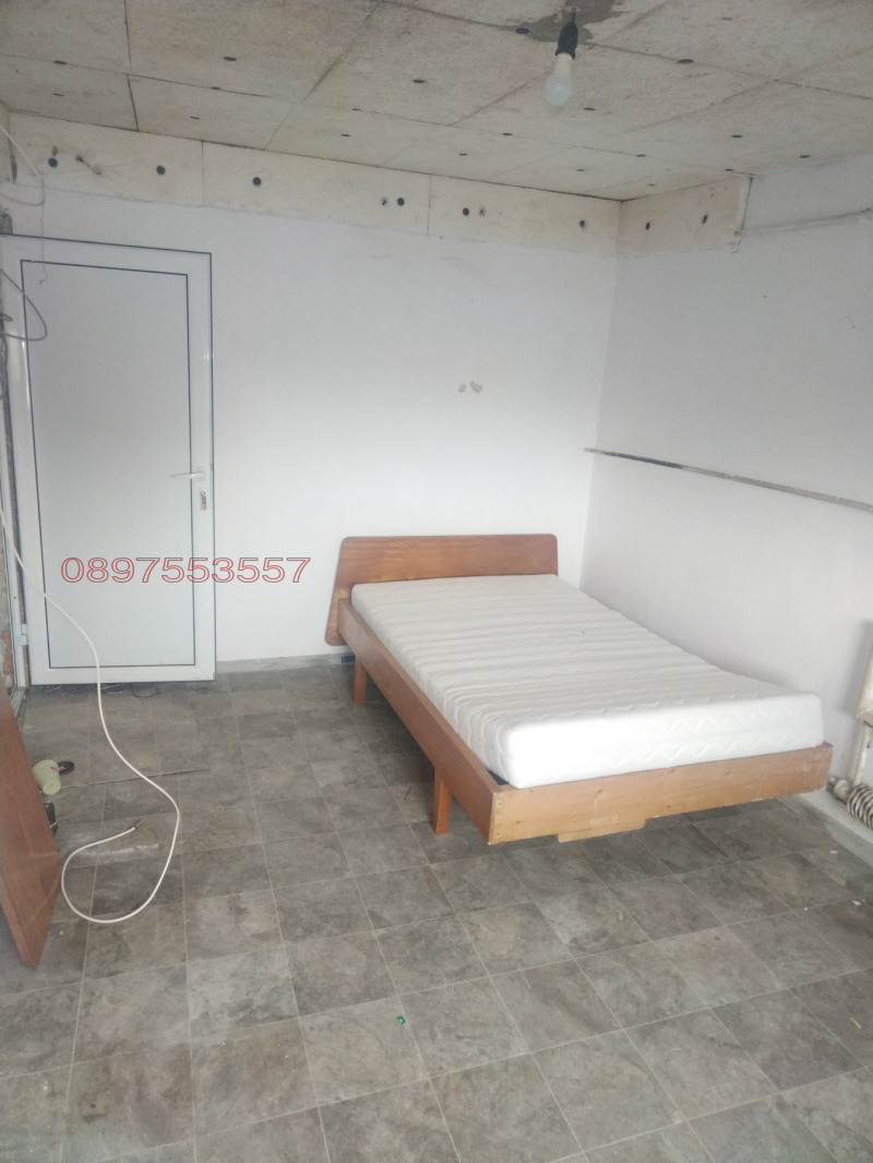 Продава АТЕЛИЕ, ТАВАН, гр. Разград, Център, снимка 13 - Апартаменти - 52770018