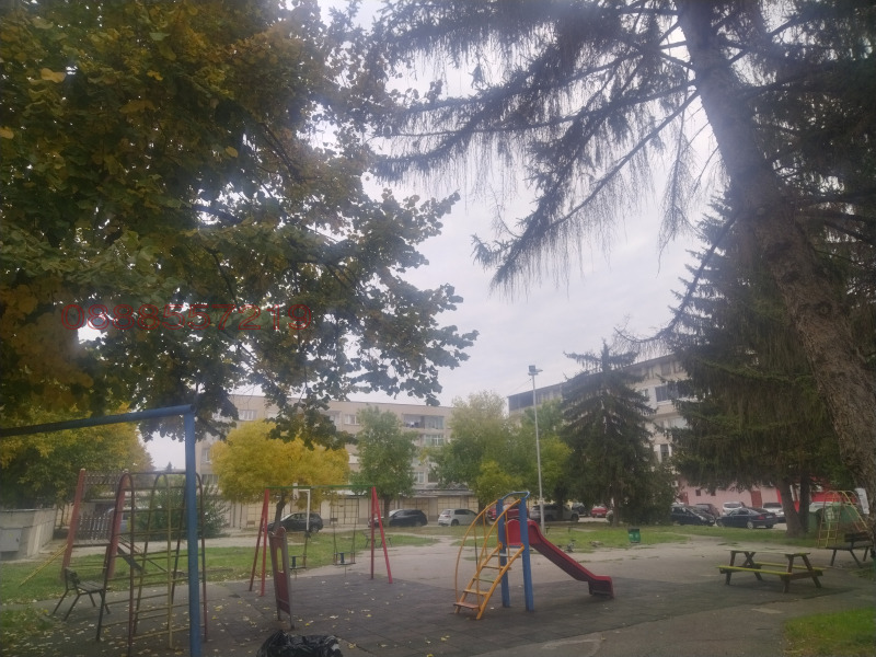 Продава АТЕЛИЕ, ТАВАН, гр. Разград, Център, снимка 10 - Апартаменти - 52770018