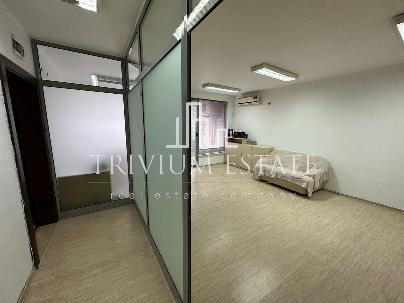 Продава ОФИС, гр. Пловдив, Младежки Хълм, снимка 4 - Офиси - 54303114