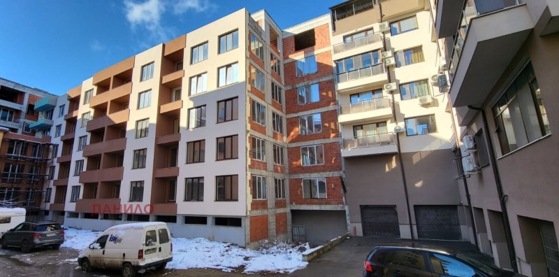 Продава 4-СТАЕН, гр. Велико Търново, Бузлуджа, снимка 1 - Aпартаменти - 48906522