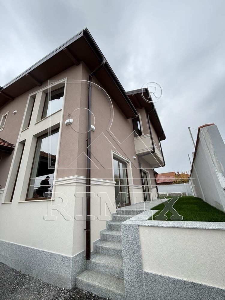 Продава КЪЩА, с. Белащица, област Пловдив