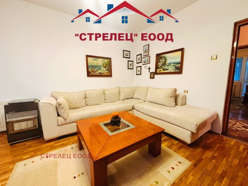 Продава МНОГОСТАЕН, град Добрич, Център • 140000 € / 273816.20 лв. • 31710194 1